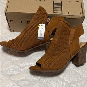 Time and Tru Brown Peep-Toe Heels